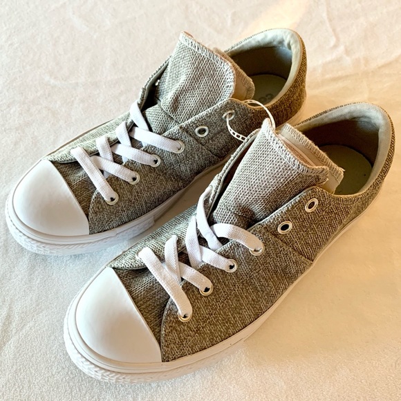 Converse Shoes - NWOT pink & grey Converse double tongue sneakers